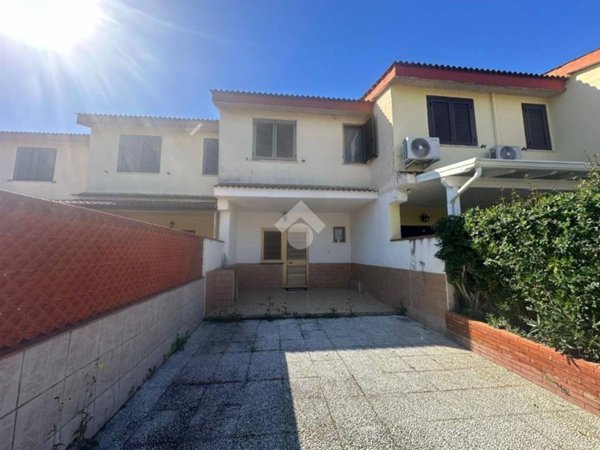 casa indipendente in vendita a Cassano all'Ionio