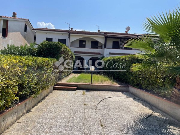 casa indipendente in vendita a Cassano all'Ionio