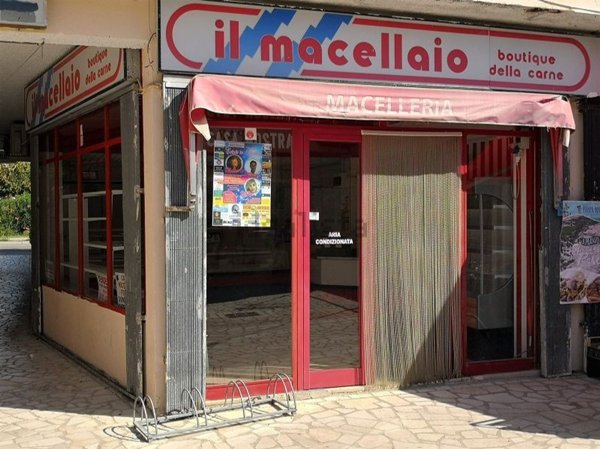locale commerciale in vendita a Cassano all'Ionio