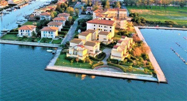 intera palazzina in vendita a Cassano all'Ionio