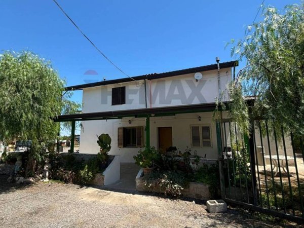 casa indipendente in vendita a Cassano all'Ionio