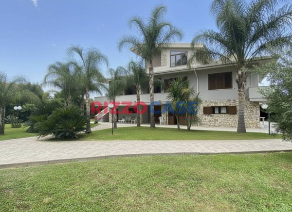casa indipendente in vendita a Cassano all'Ionio