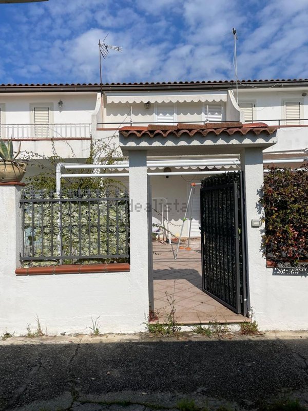 casa indipendente in vendita a Cassano all'Ionio