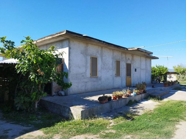 casa indipendente in vendita a Cassano all'Ionio