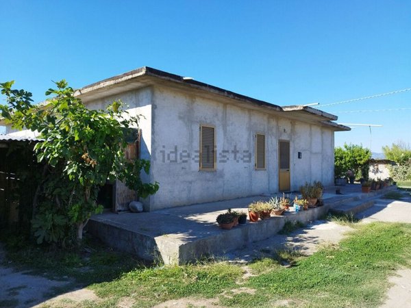 casa indipendente in vendita a Cassano all'Ionio