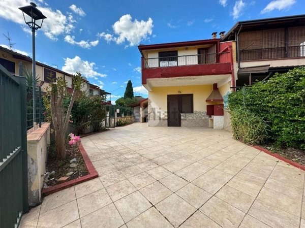 casa indipendente in vendita a Cassano all'Ionio