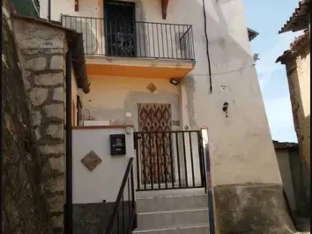 casa indipendente in vendita a Castiglione Cosentino