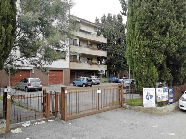 locale commerciale in vendita a Castrolibero in zona Andreotta