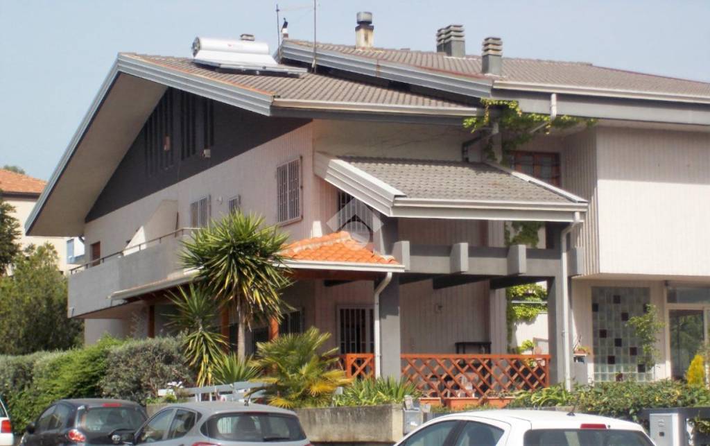 casa indipendente in vendita a Castrolibero in zona Andreotta