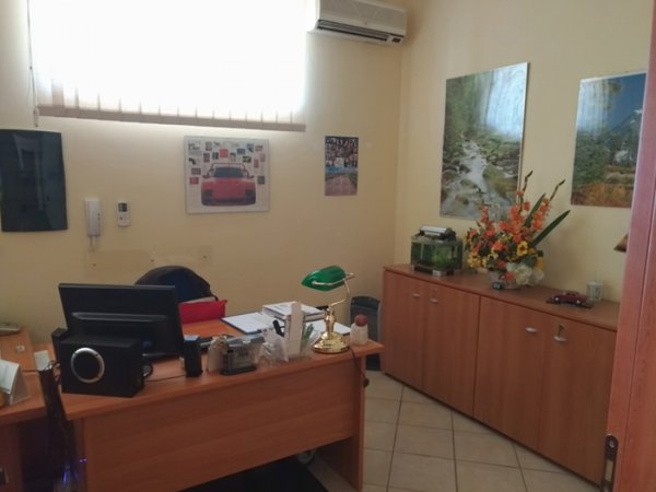 ufficio in vendita a Castrolibero in zona Andreotta