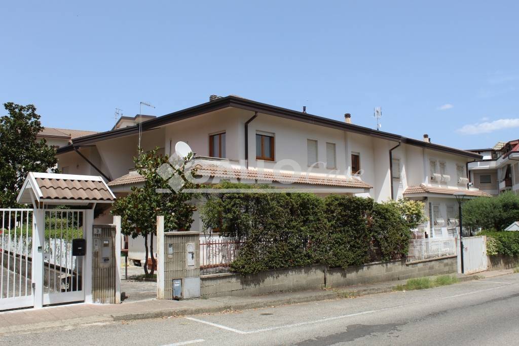 casa indipendente in vendita a Castrolibero in zona Andreotta