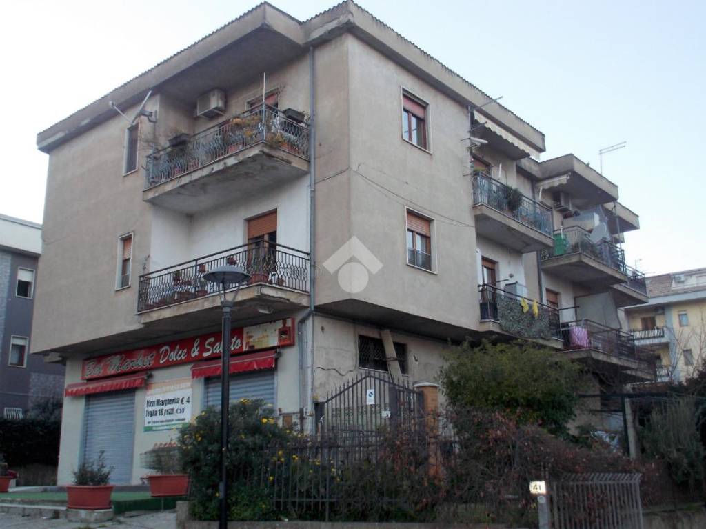 appartamento in vendita a Castrolibero in zona Andreotta