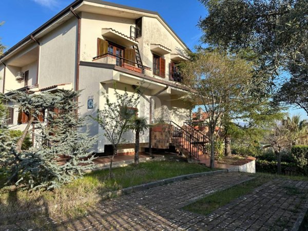 casa indipendente in vendita a Castrolibero in zona Andreotta