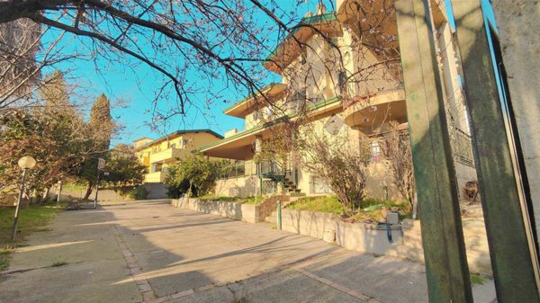 casa indipendente in vendita a Castrolibero