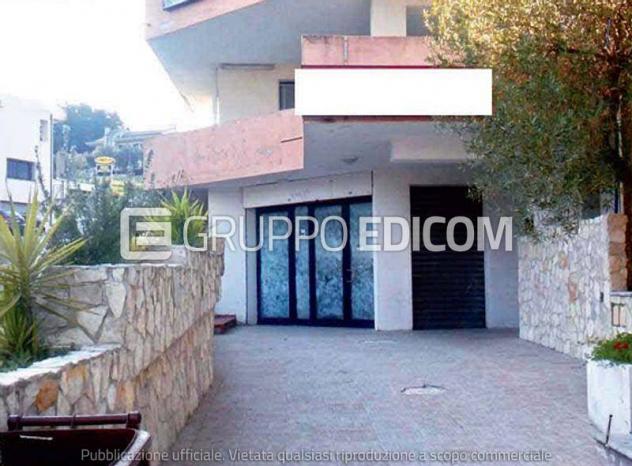 negozio in vendita a Castrolibero