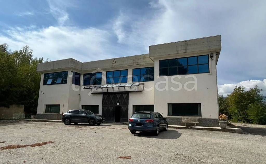 locale commerciale in vendita a Castrolibero