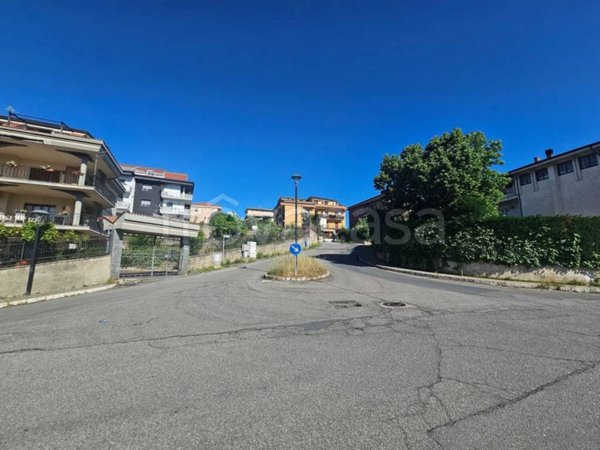 locale di sgombero in vendita a Castrolibero in zona Andreotta