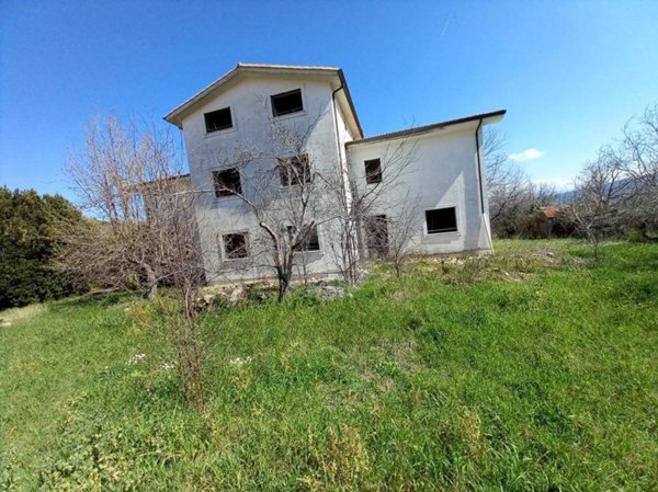 casa indipendente in vendita a Castrolibero