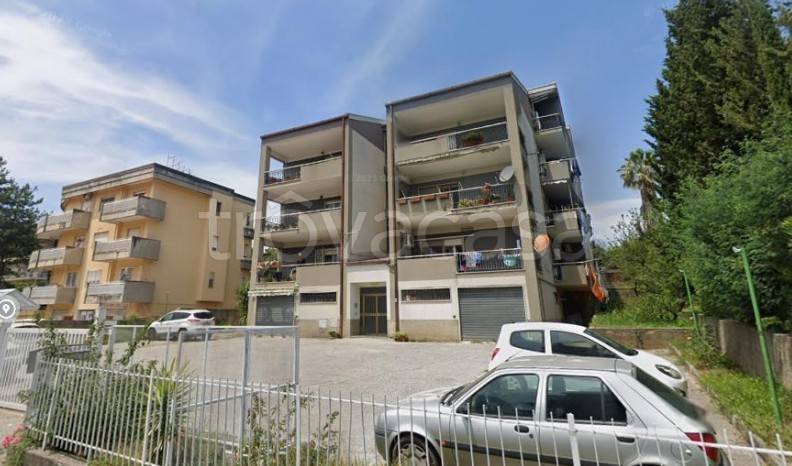 negozio in vendita a Castrolibero in zona Andreotta