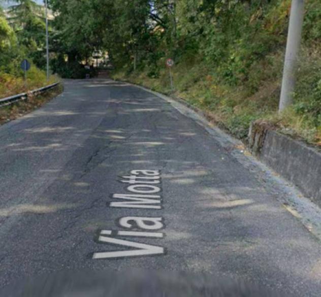 locale commerciale in vendita a Castrolibero