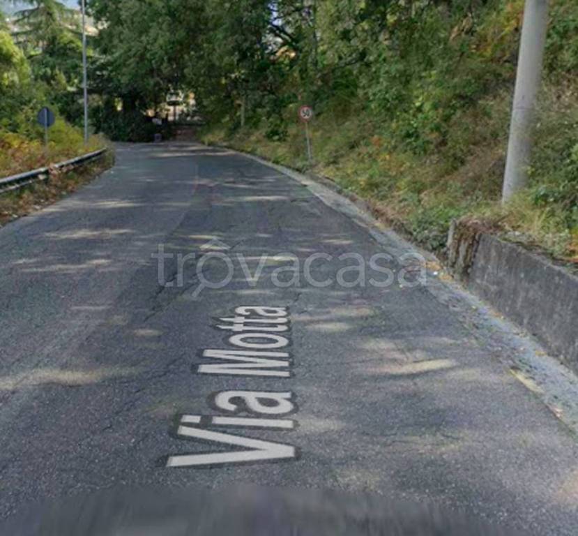 locale commerciale in vendita a Castrolibero