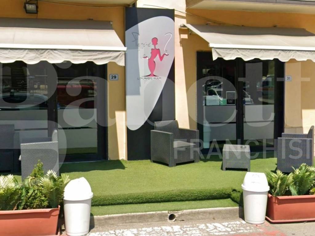 negozio in vendita a Castrolibero