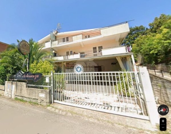 negozio in vendita a Castrolibero