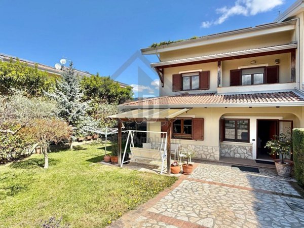 casa indipendente in vendita a Castrolibero