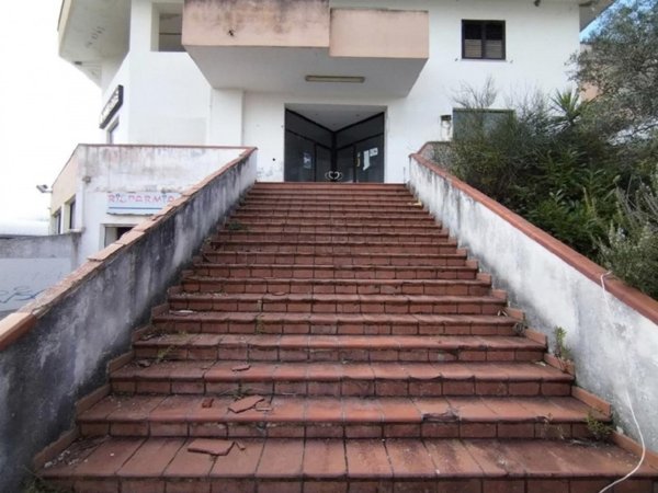 negozio in vendita a Castrolibero