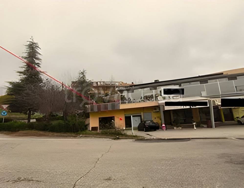 negozio in vendita a Castrolibero in zona Andreotta