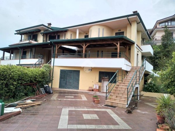 casa indipendente in vendita a Castrolibero