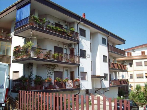 locale di sgombero in vendita a Castrolibero in zona Andreotta