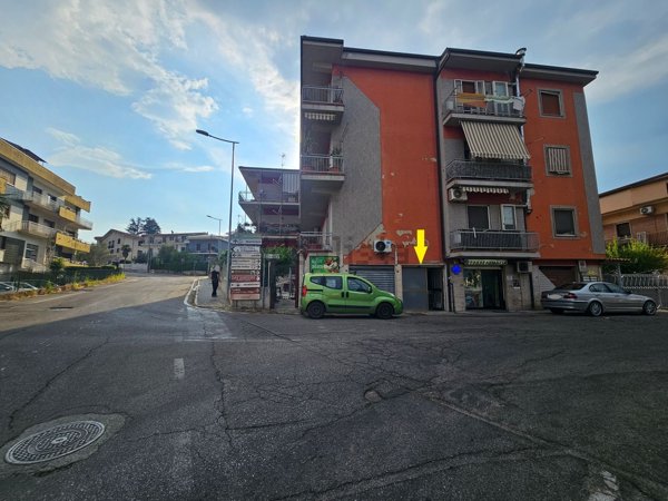locale di sgombero in vendita a Castrolibero in zona Andreotta