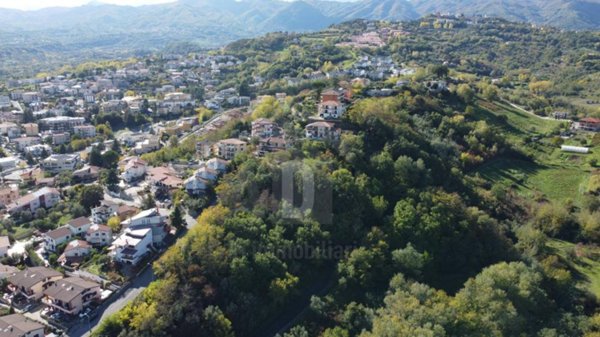 negozio in vendita a Castrolibero in zona Andreotta
