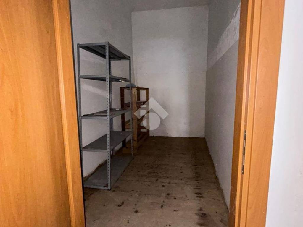 locale commerciale in vendita a Castrovillari