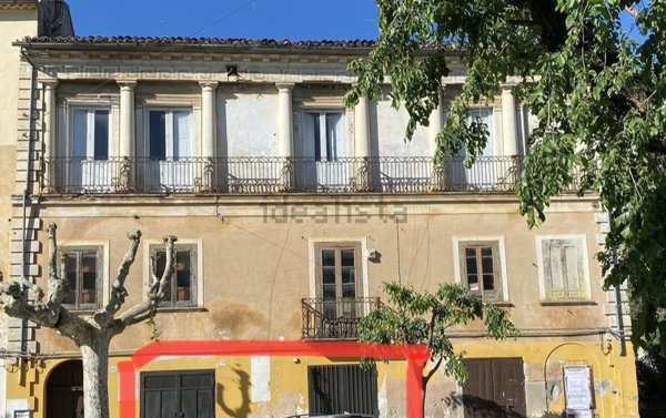 locale commerciale in vendita a Castrovillari