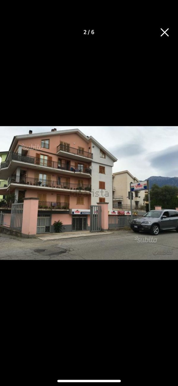 locale commerciale in vendita a Castrovillari