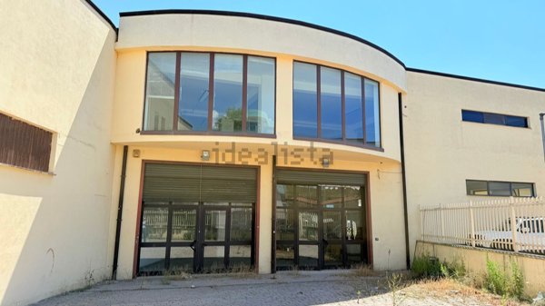 locale commerciale in vendita a Castrovillari in zona Vigne