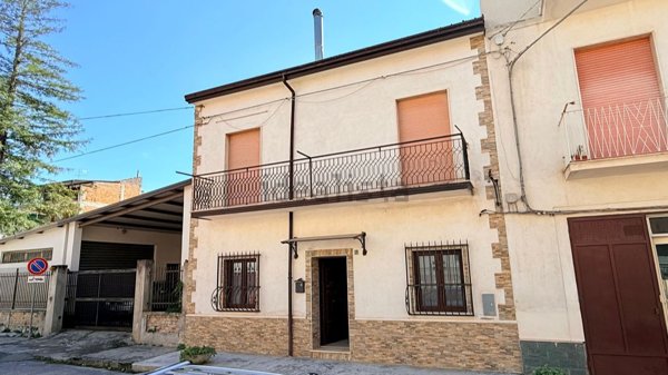 casa indipendente in vendita a Castrovillari in zona Vigne