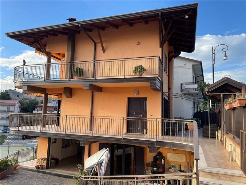 casa indipendente in vendita a Celico