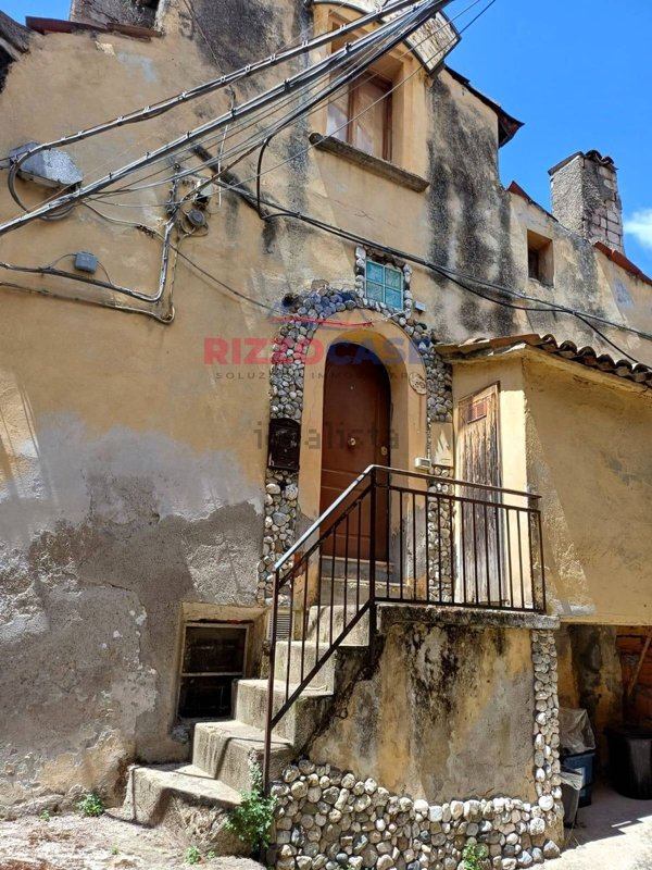 casa semindipendente in vendita a Celico