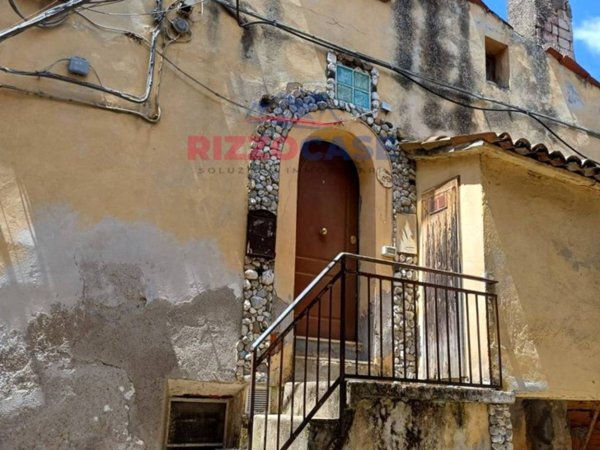 casa indipendente in vendita a Celico