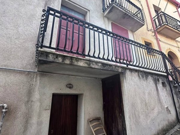 casa indipendente in vendita a Celico