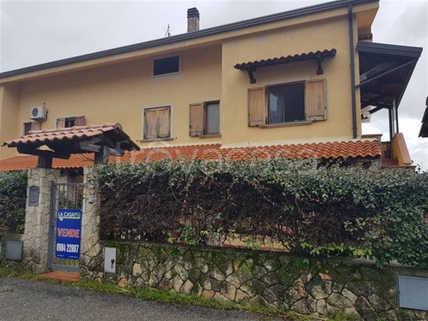 casa indipendente in vendita a Cerisano