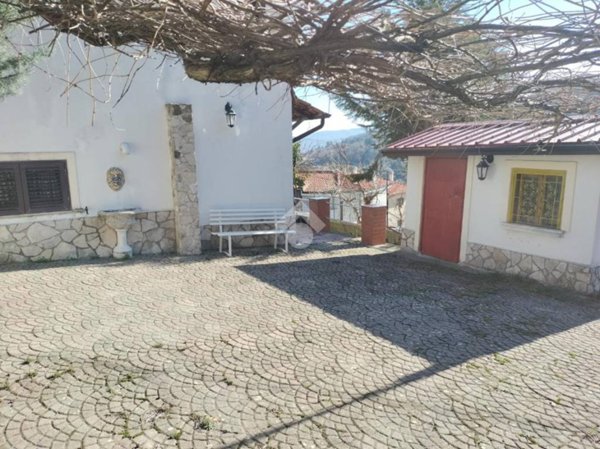 appartamento in vendita a Cerisano in zona Valli