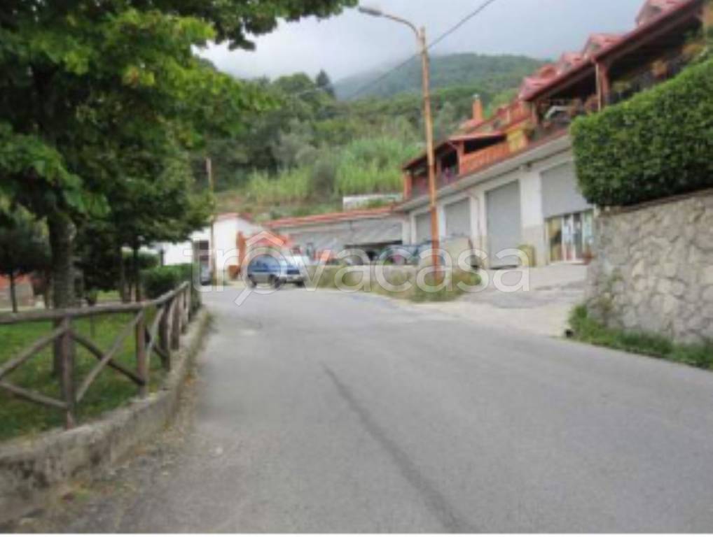 appartamento in vendita a Cerisano in zona Valli