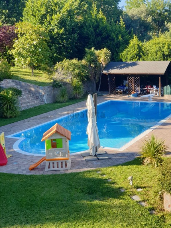casa indipendente in vendita a Cerisano