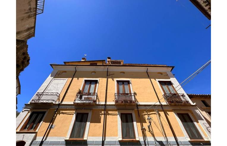 intera palazzina in vendita a Cerisano