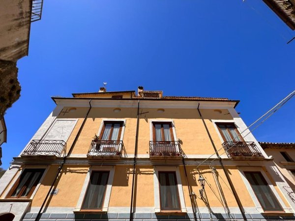 intera palazzina in vendita a Cerisano