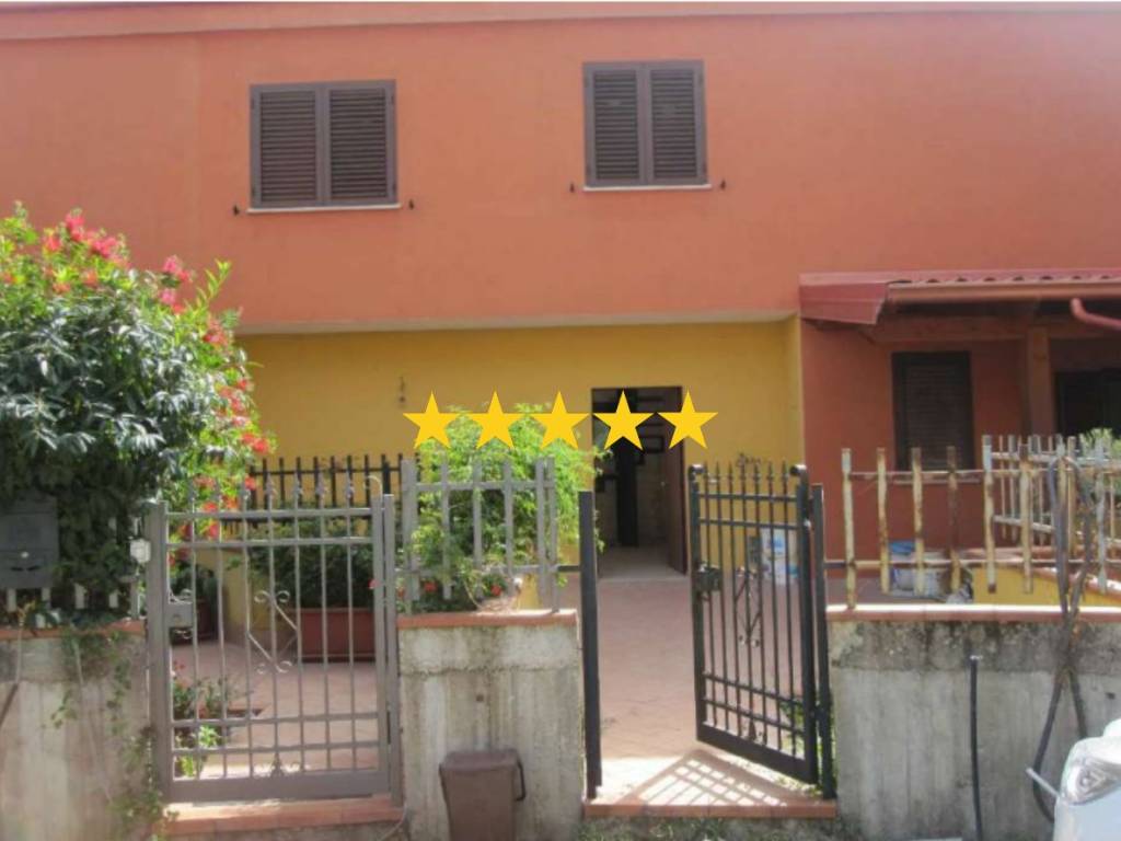 appartamento in vendita a Cerisano in zona Valli